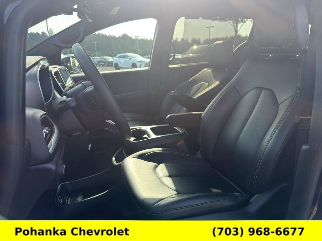 Used 2025 Chrysler Pacifica Select FWD image 21