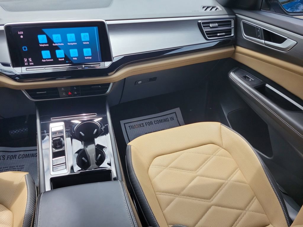 Used 2024 Volkswagen Atlas Cross Sport SE w/ Panoramic Sunroof Package FWD image 19