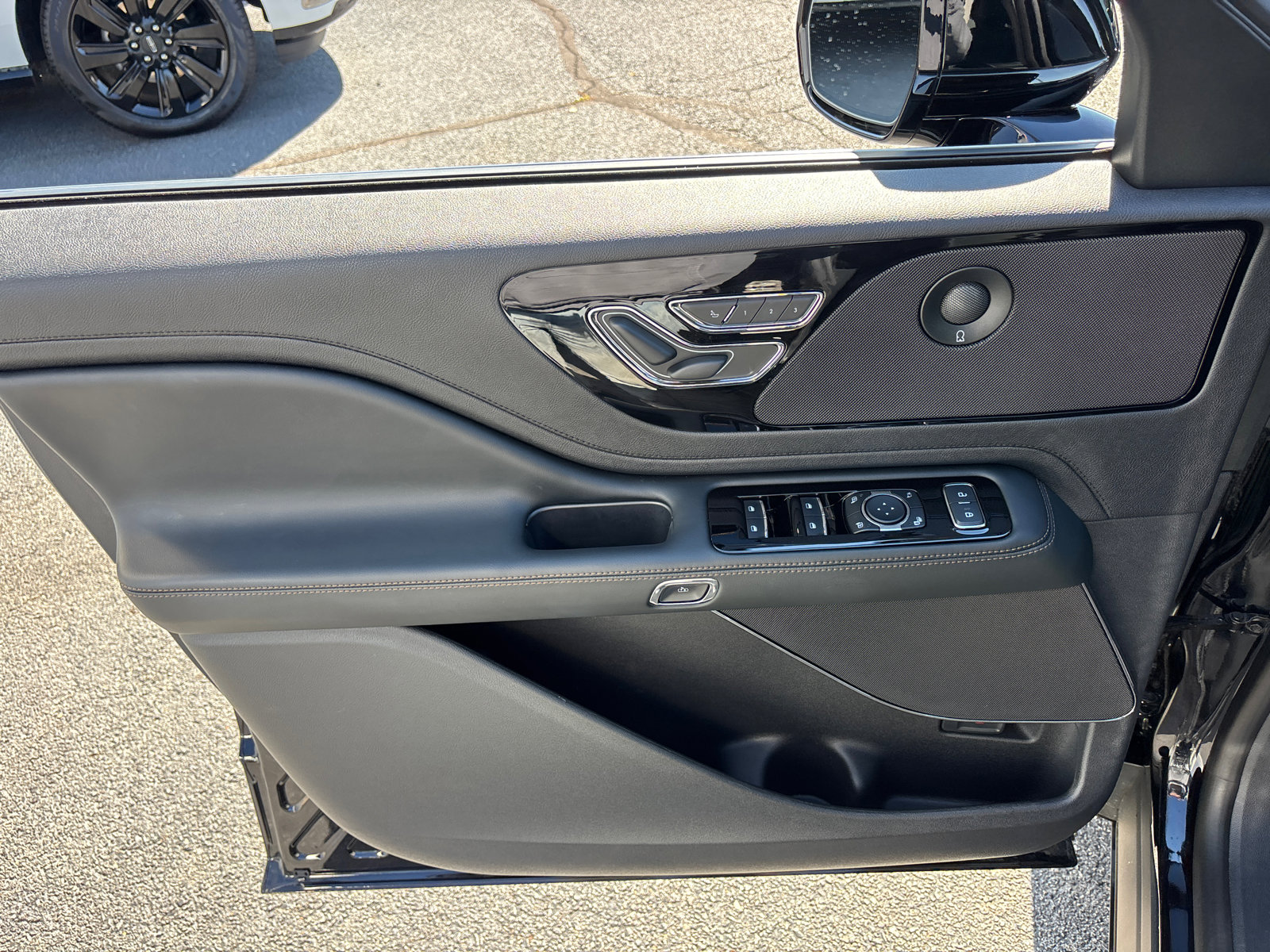 New 2025 Lincoln Aviator Reserve w/ Illumination Package image 11