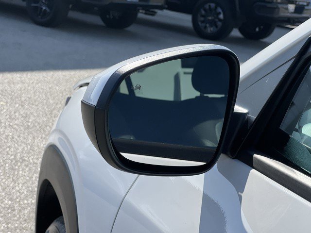 Used 2025 Chevrolet Trax LT w/ Driver Confidence Package image 19