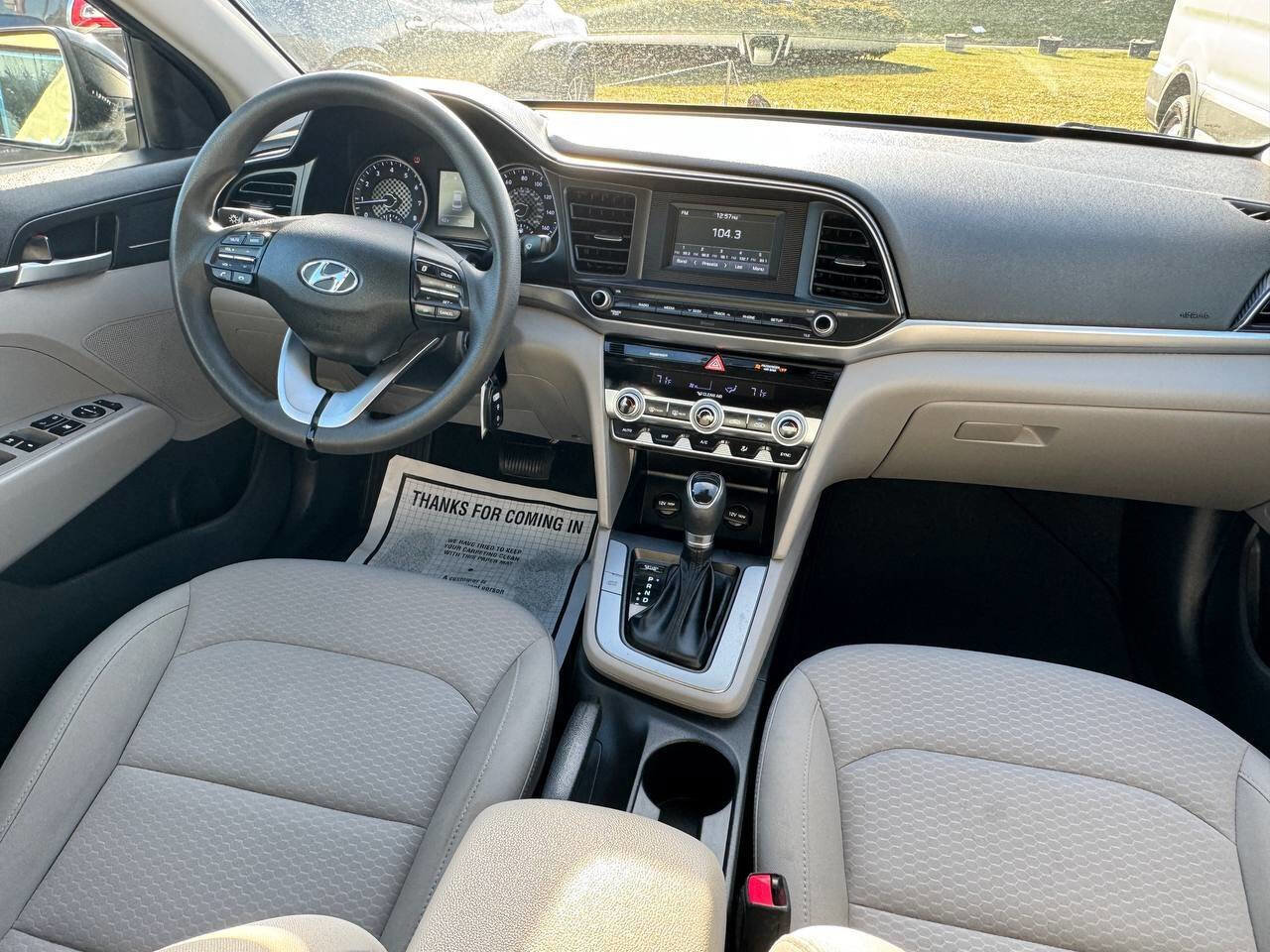 Used 2020 Hyundai Elantra SE image 19