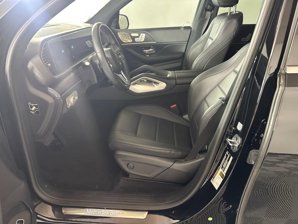 Used 2023 Mercedes-Benz GLE 350 w/ 3rd Row Seat Package image 3