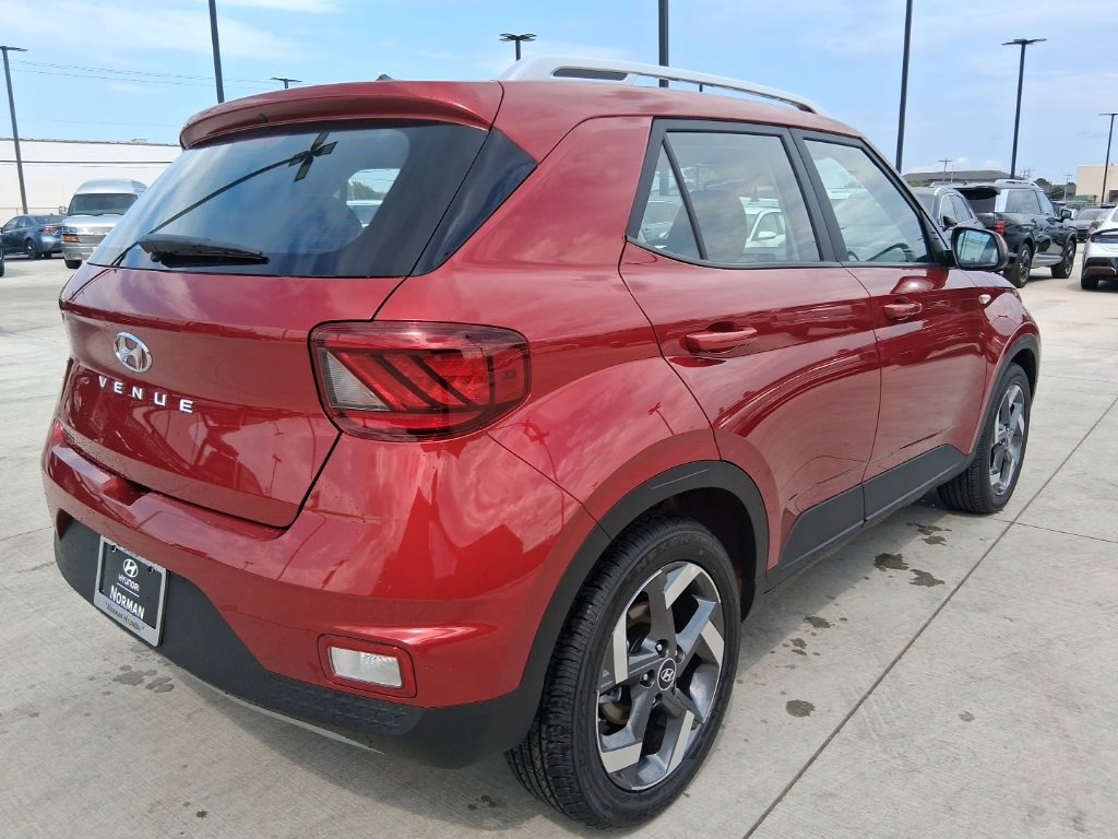 New 2025 Hyundai Venue Limited image 5