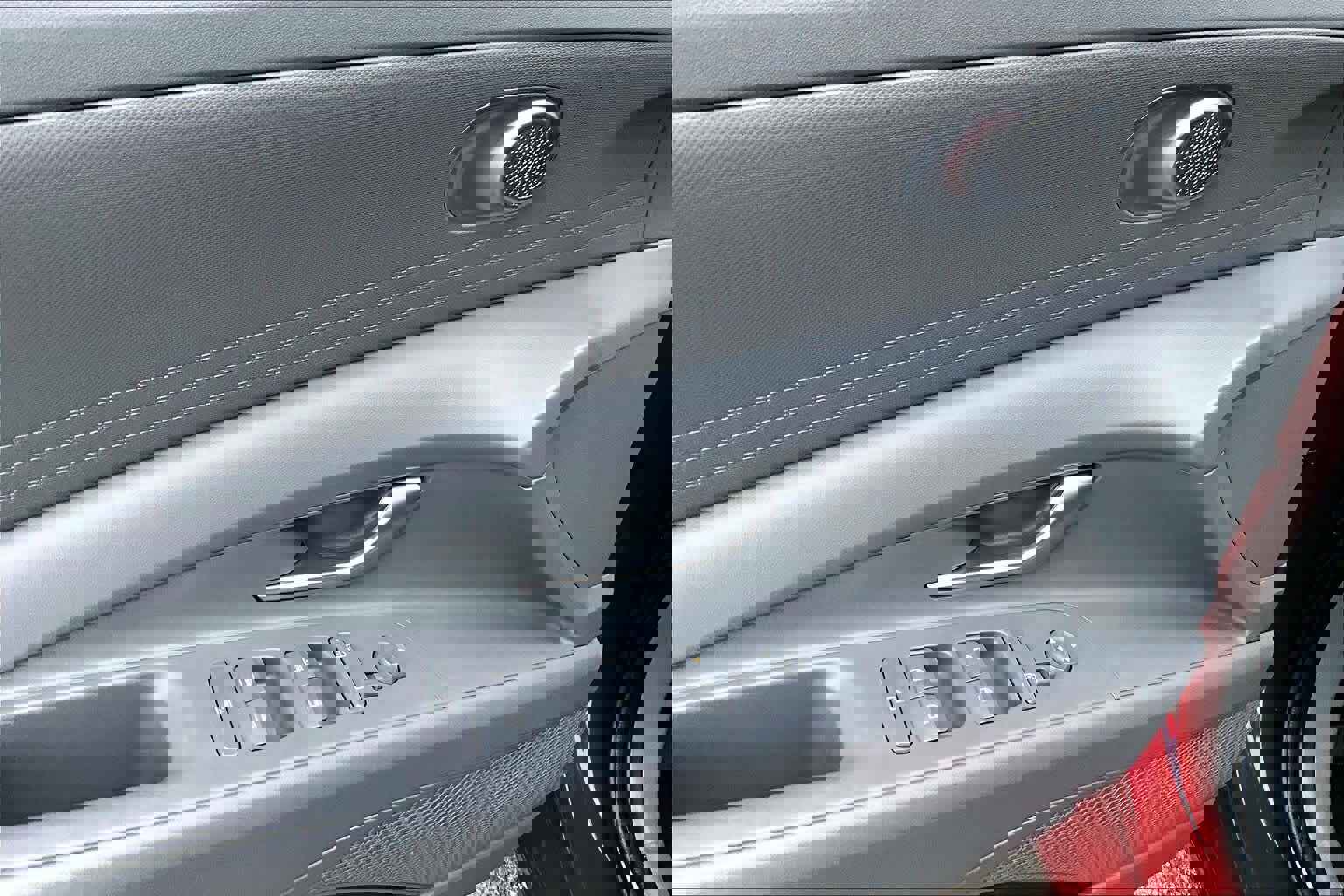 Used 2024 Hyundai Elantra Blue image 31