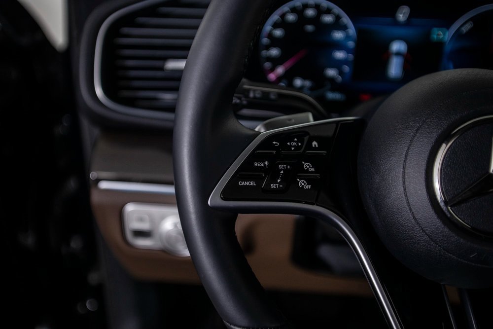 Used 2025 Mercedes-Benz GLE 450e 4MATIC image 33