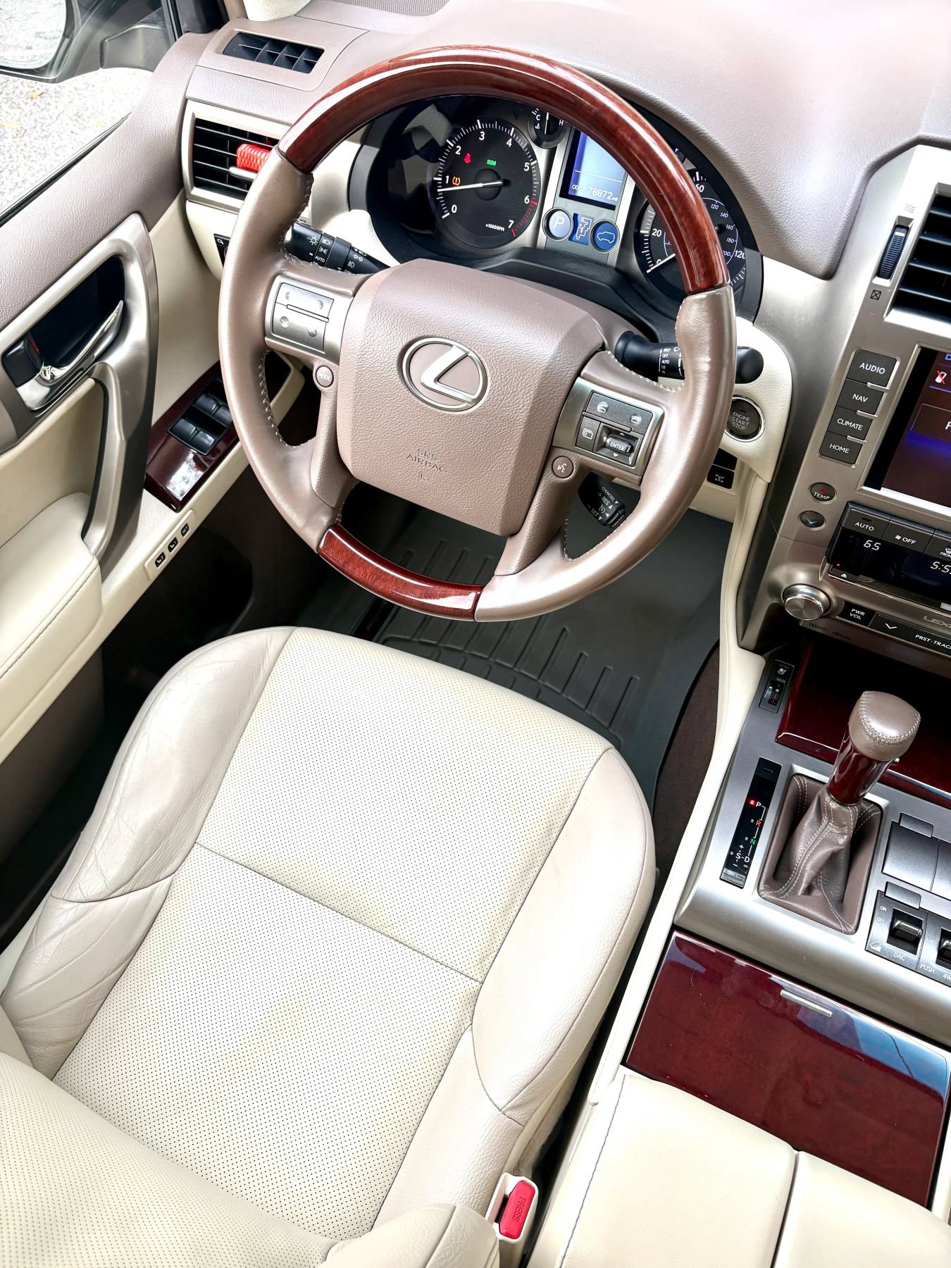 Used 2015 Lexus GX 460 w/ Premium Package AWD/4WD image 4