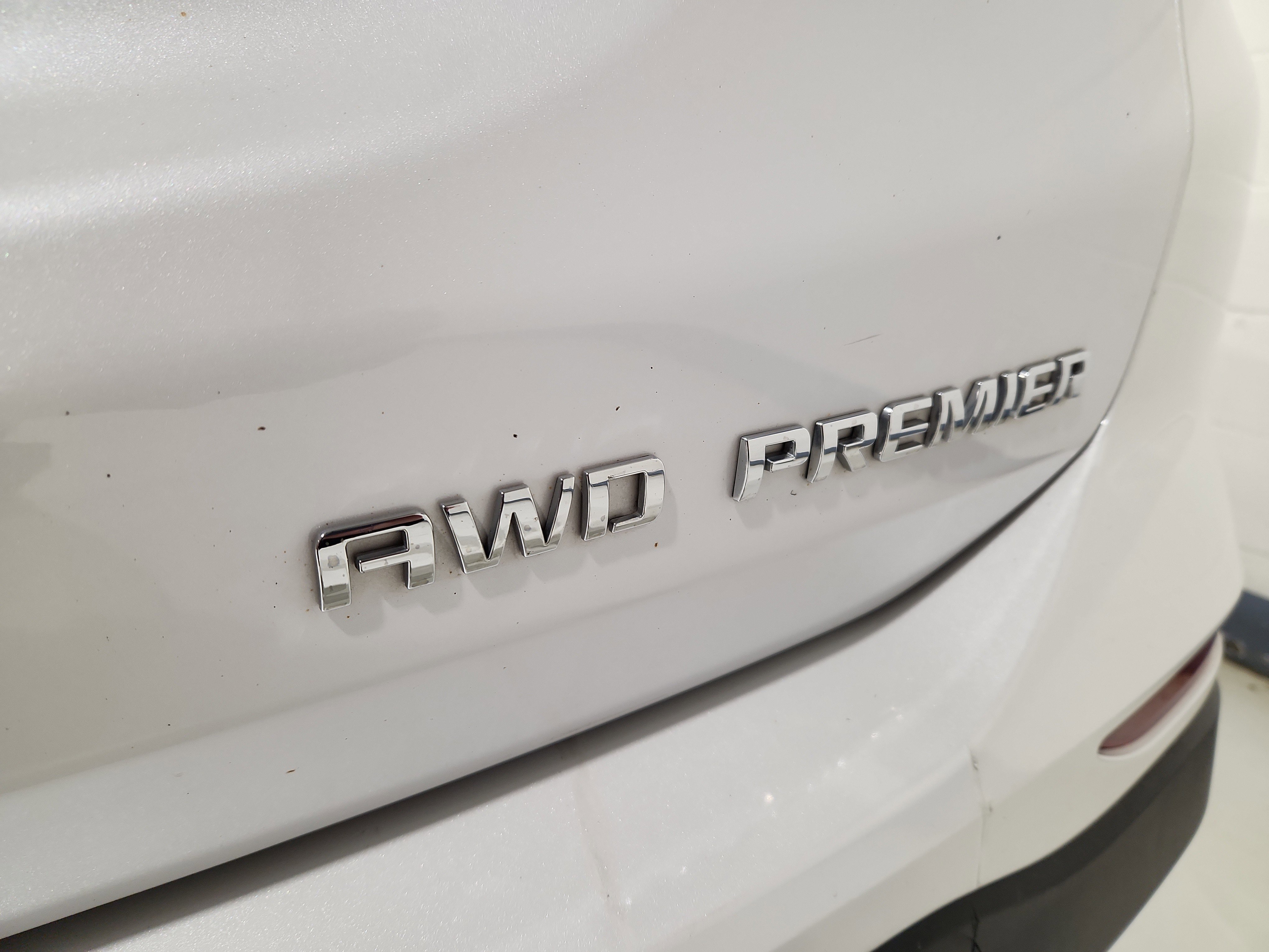 Used 2023 Chevrolet Equinox Premier image 21