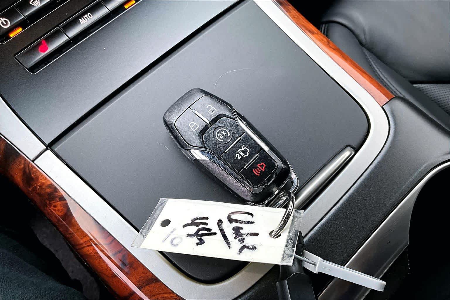 Used 2016 Lincoln MKX Select w/ Select Plus Package FWD image 15