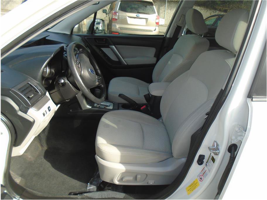 Used 2015 Subaru Forester 2.5i Premium w/ All-Weather Package AWD/4WD image 11