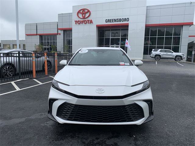 Certified 2025 Toyota Camry SE image 1