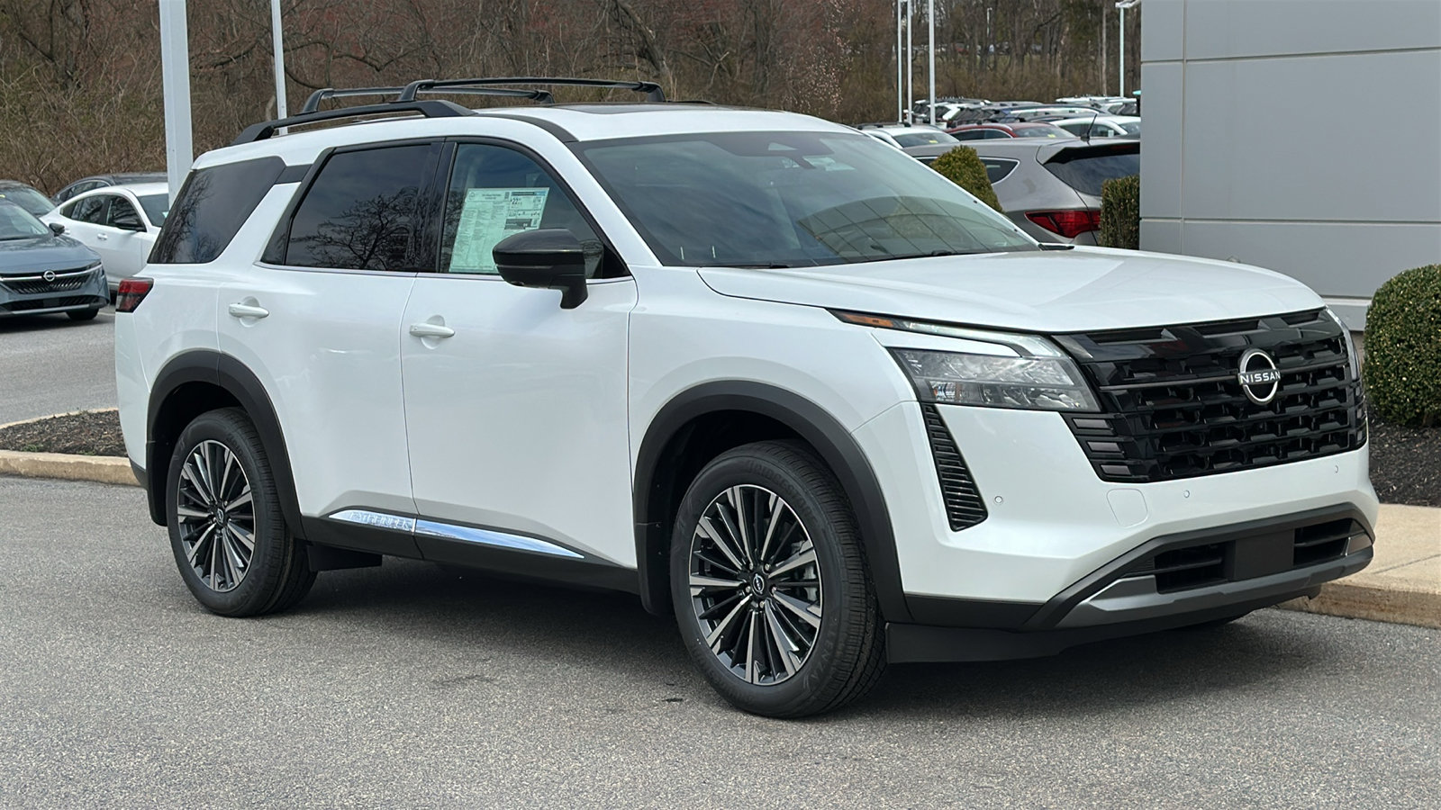 New 2026 Nissan Pathfinder Platinum AWD/4WD image 2