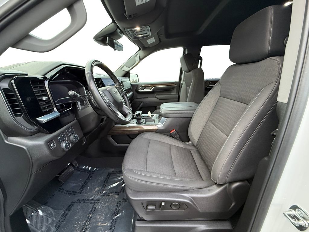 Used 2025 Chevrolet Silverado 1500 RST w/ Z71 Off-Road Package image 9