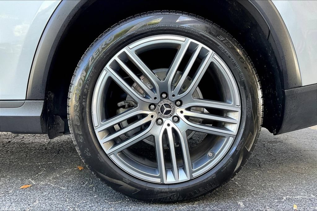 Used 2025 Mercedes-Benz GLS 450 4MATIC image 34