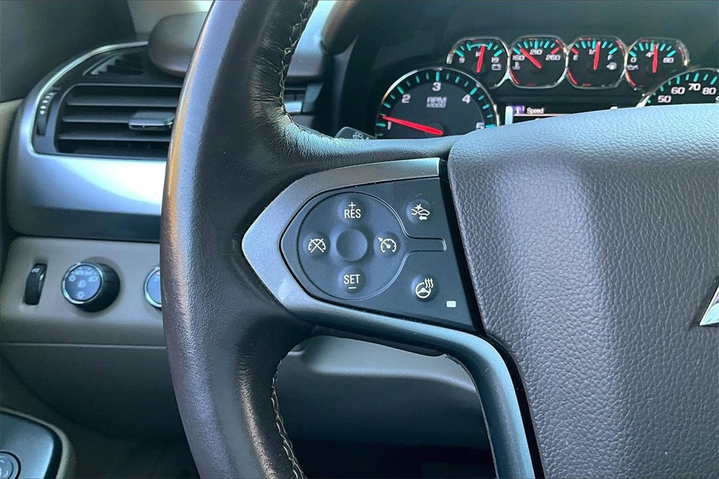Used 2020 Chevrolet Suburban Premier image 11