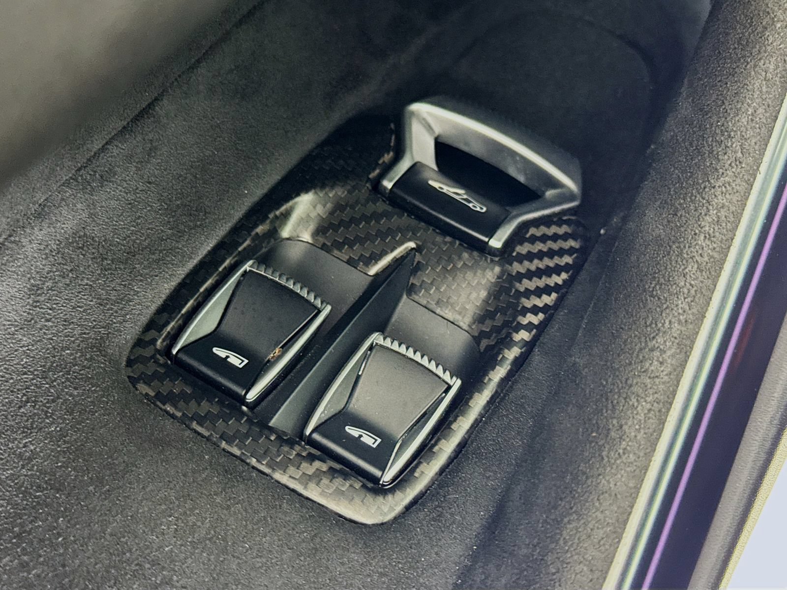 Used 2025 McLaren Artura RWD image 16