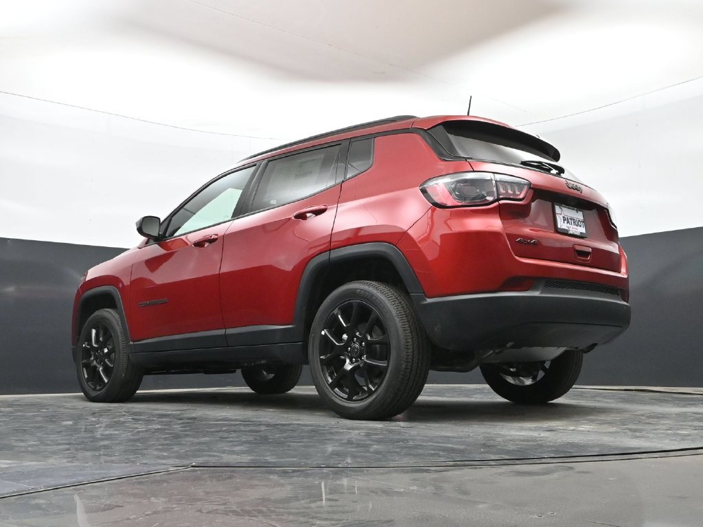 New 2026 Jeep Compass Latitude AWD/4WD image 39