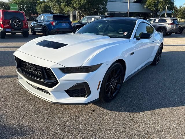 Used 2025 Ford Mustang GT Premium RWD image 4