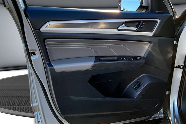 Used 2022 Volkswagen Atlas Cross Sport SEL R-Line image 20