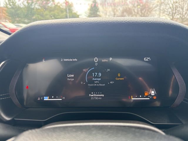 Used 2023 Jeep Grand Cherokee Laredo X image 10