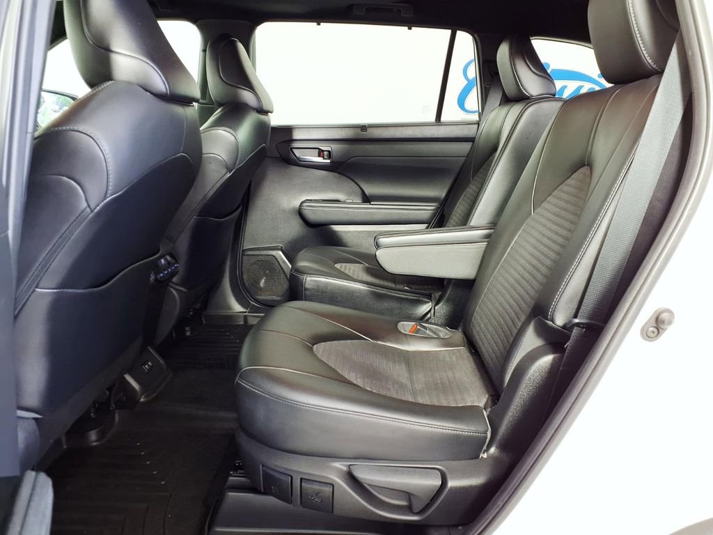 Used 2021 Toyota Highlander XSE image 8