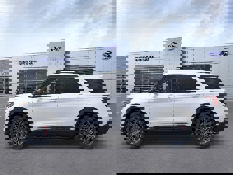 New 2026 Ford Explorer ST-Line w/ ST-Line Street Pack image 3