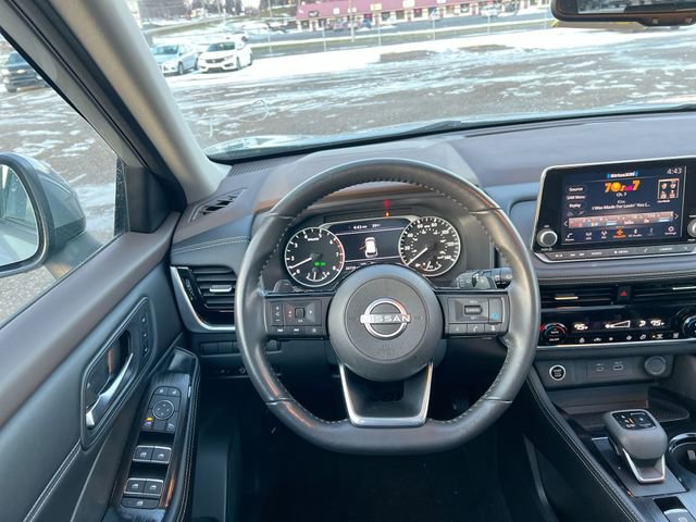 Used 2023 Nissan Rogue SL image 13