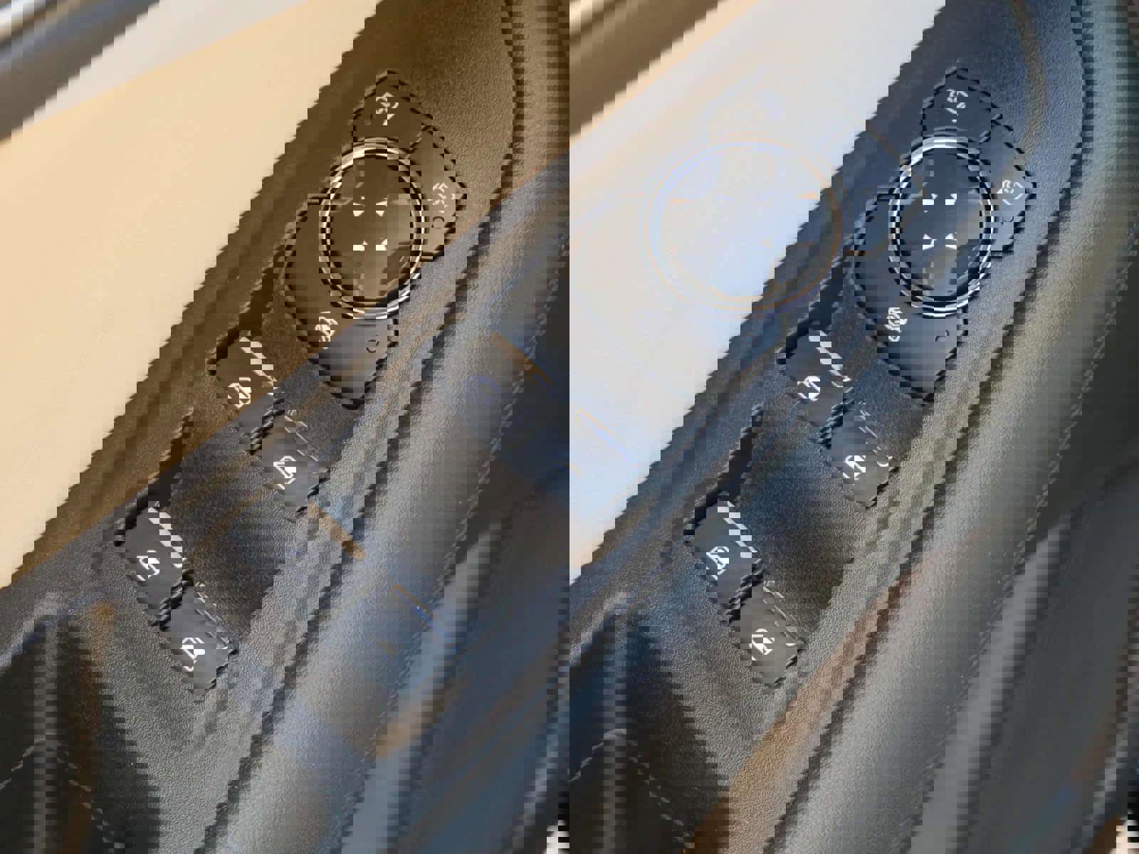 Used 2021 Ford Edge SEL w/ Convenience Package image 15