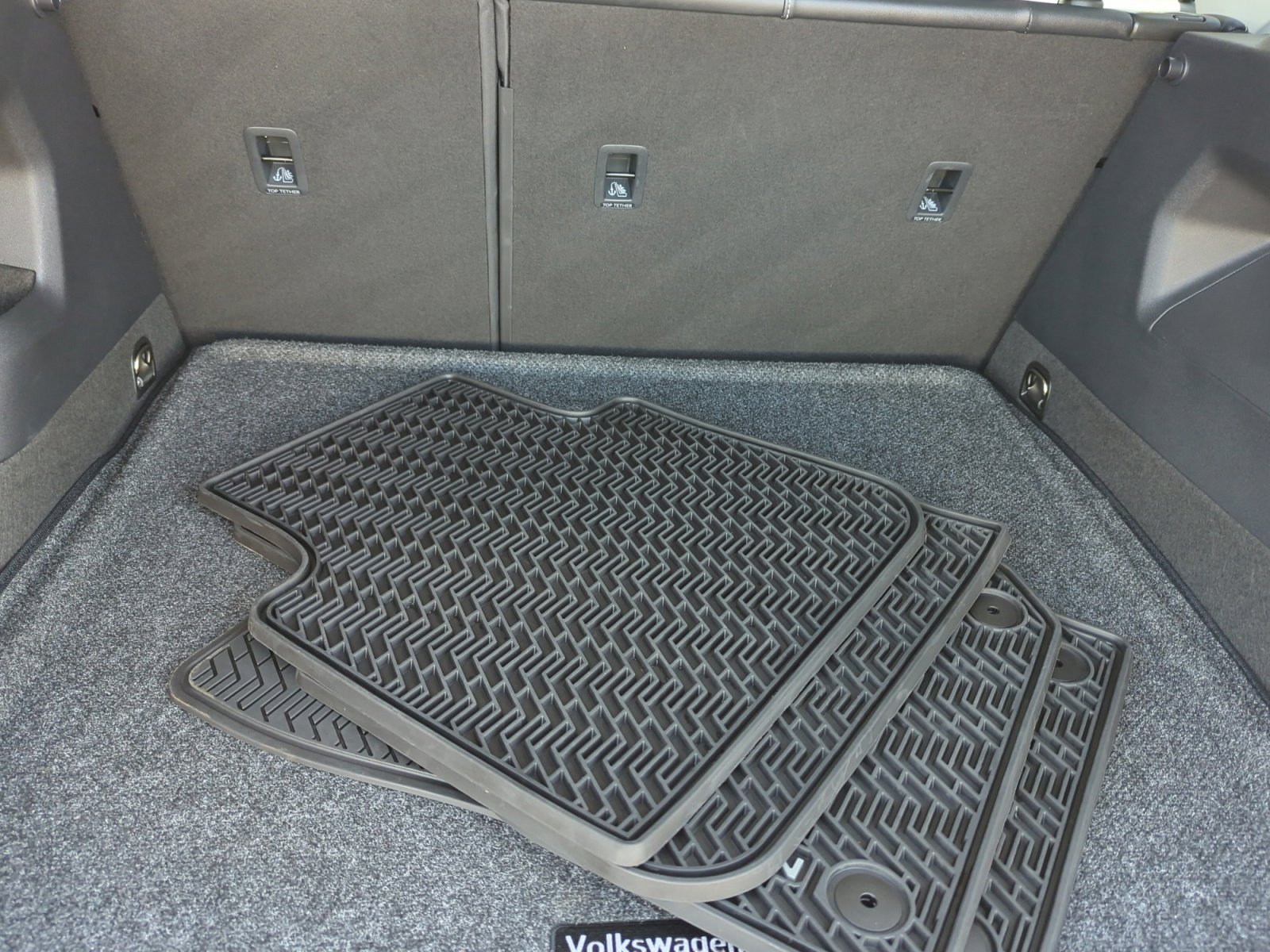 Used 2025 Volkswagen Tiguan SE image 29