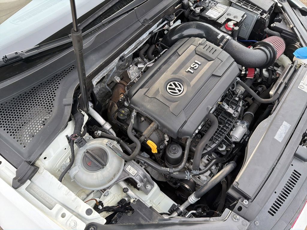 Used 2017 Volkswagen GTI SE image 36