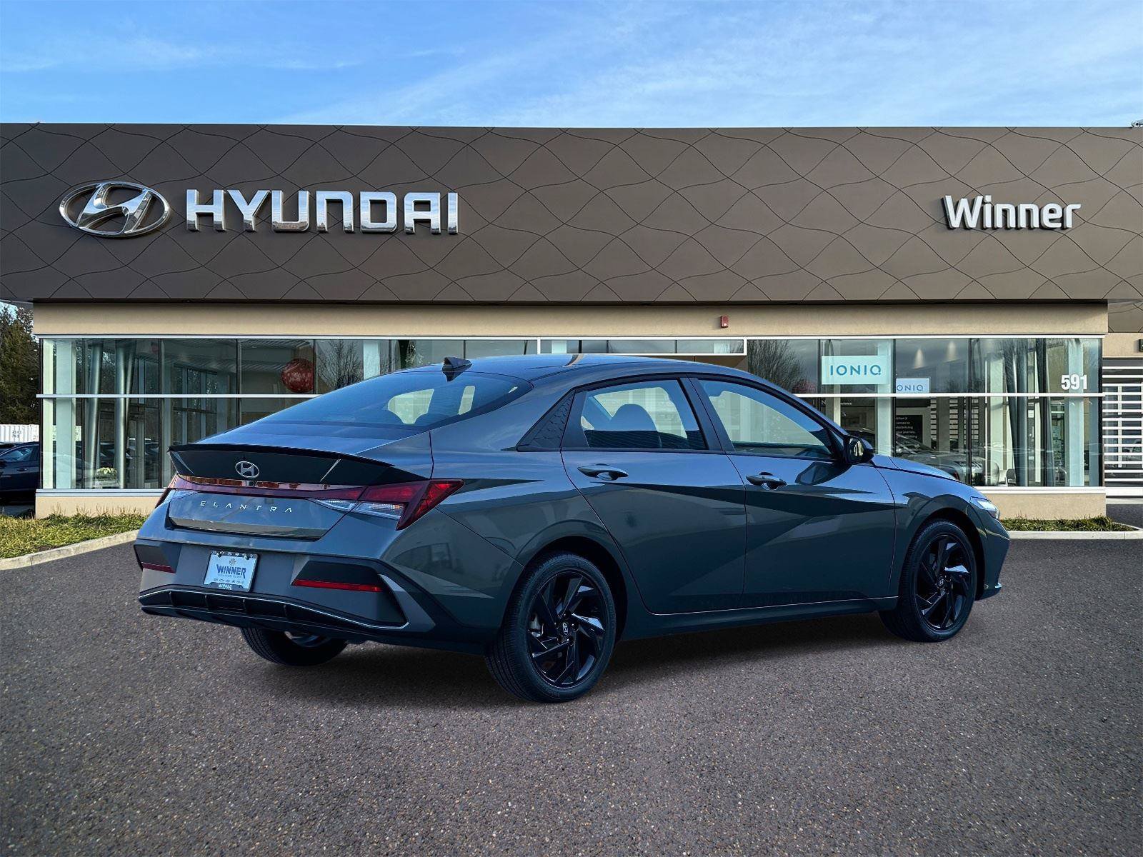 Used 2026 Hyundai Elantra Sport FWD image 4
