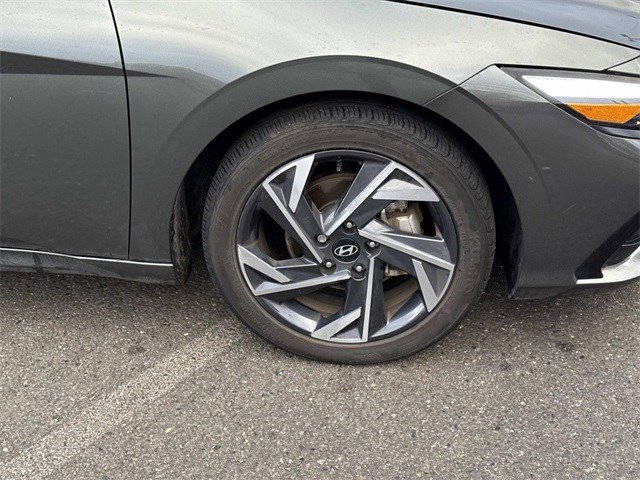 Used 2024 Hyundai Elantra Limited image 7