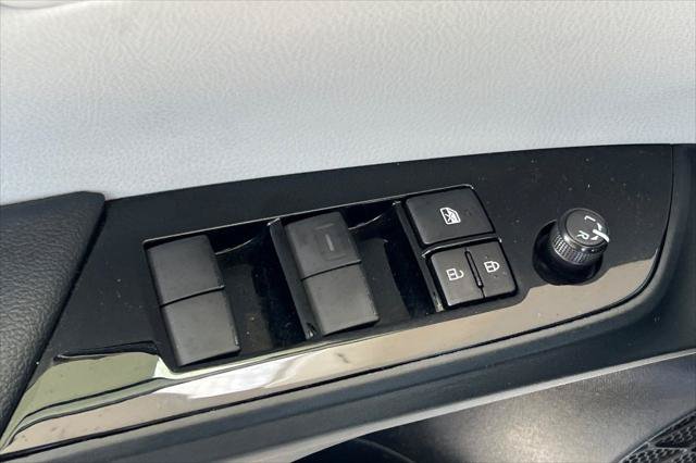 Certified 2021 Toyota Prius LE AWD/4WD image 13