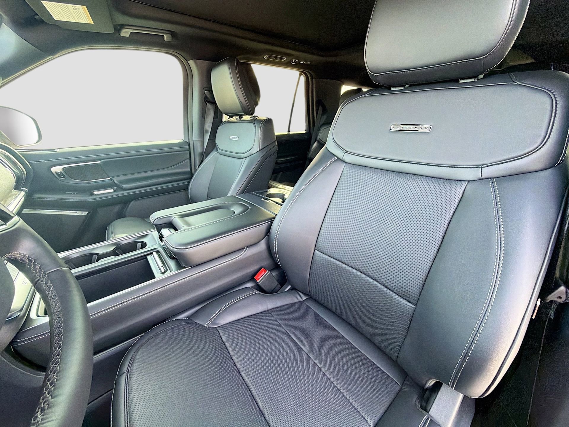 New 2026 Ford Expedition Platinum w/ Stealth Appearance Package image 29