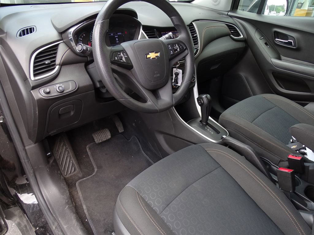 Used 2020 Chevrolet Trax LS w/ Tint and Cruise Package image 24