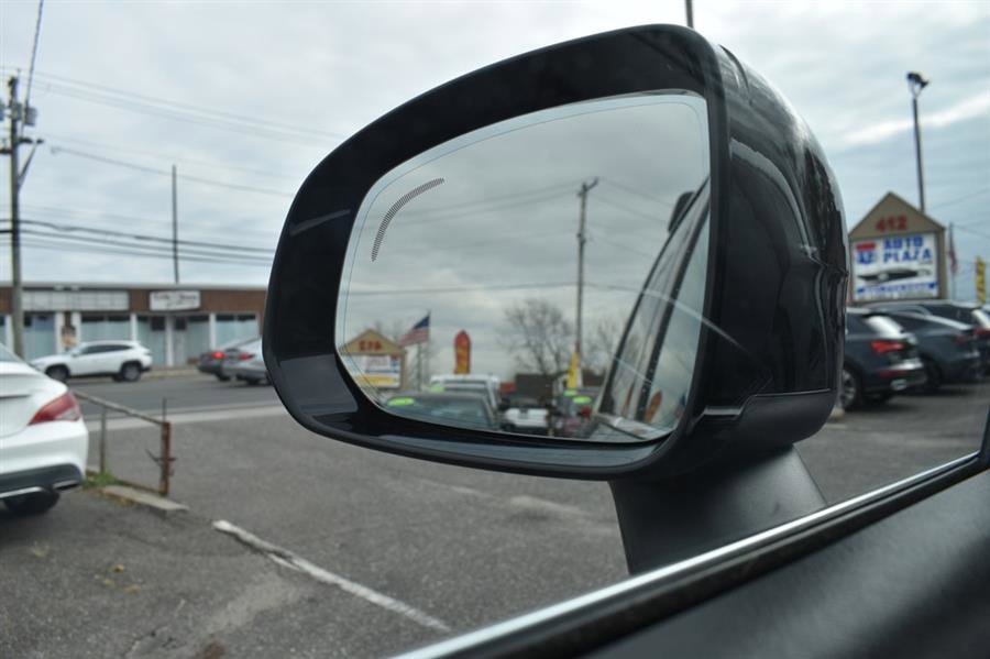 Used 2016 Volvo XC90 T6 Momentum w/ Momentum Plus Package image 13