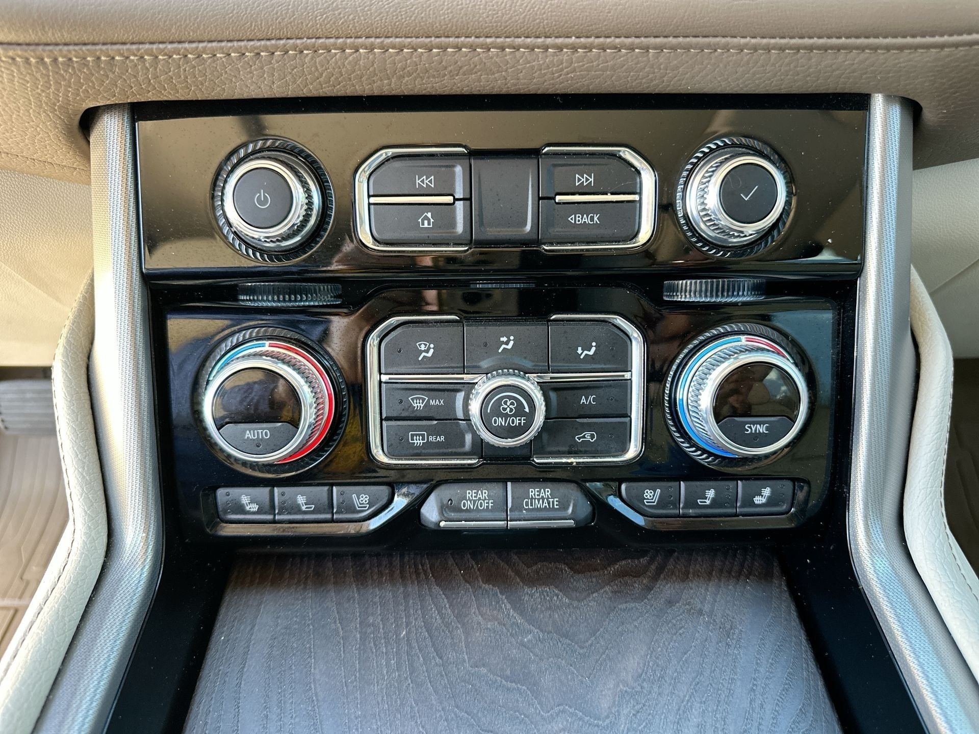 Used 2022 GMC Yukon Denali RWD image 35