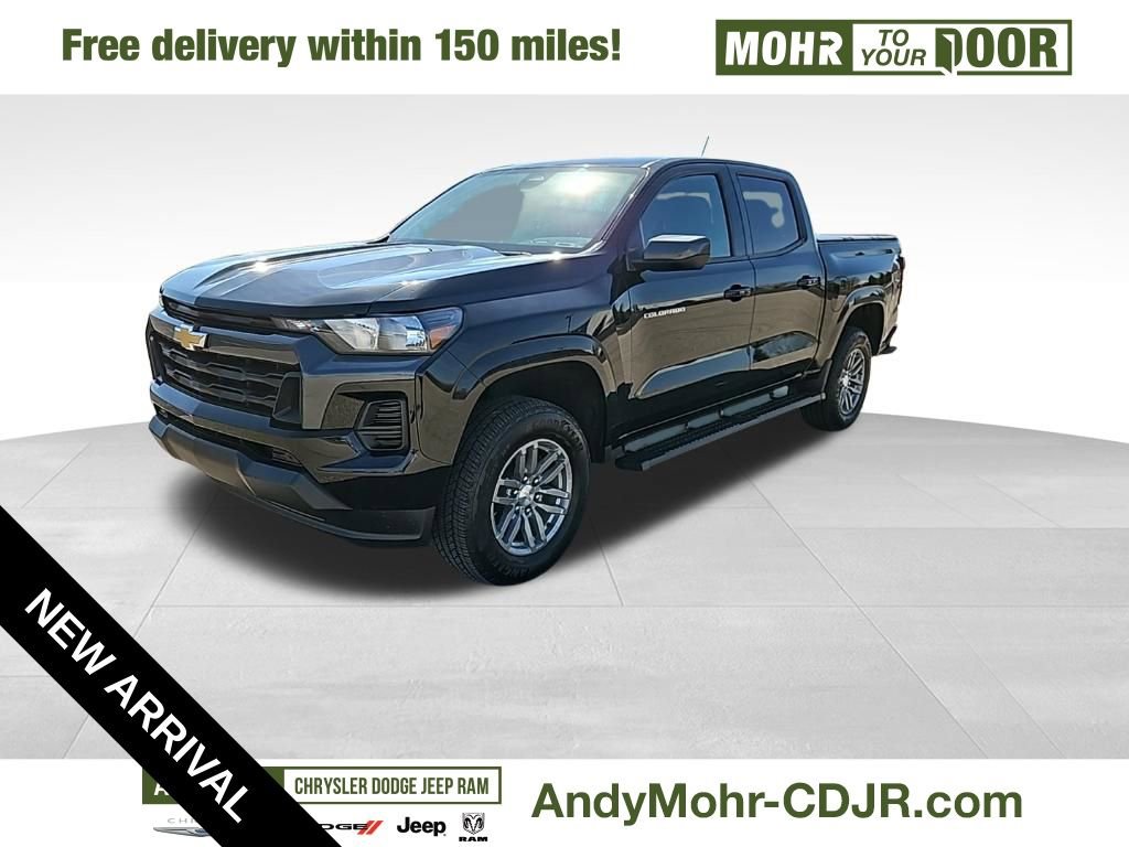 Used 2025 Chevrolet Colorado LT image 3