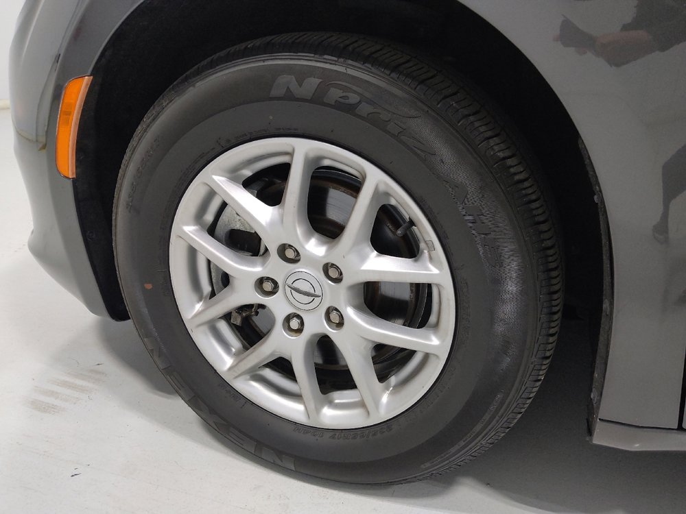 Used 2021 Chrysler Voyager LX FWD image 31