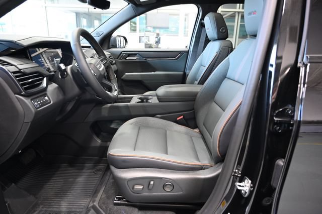 New 2026 GMC Acadia AT4 w/ Luxury Package AWD/4WD image 9