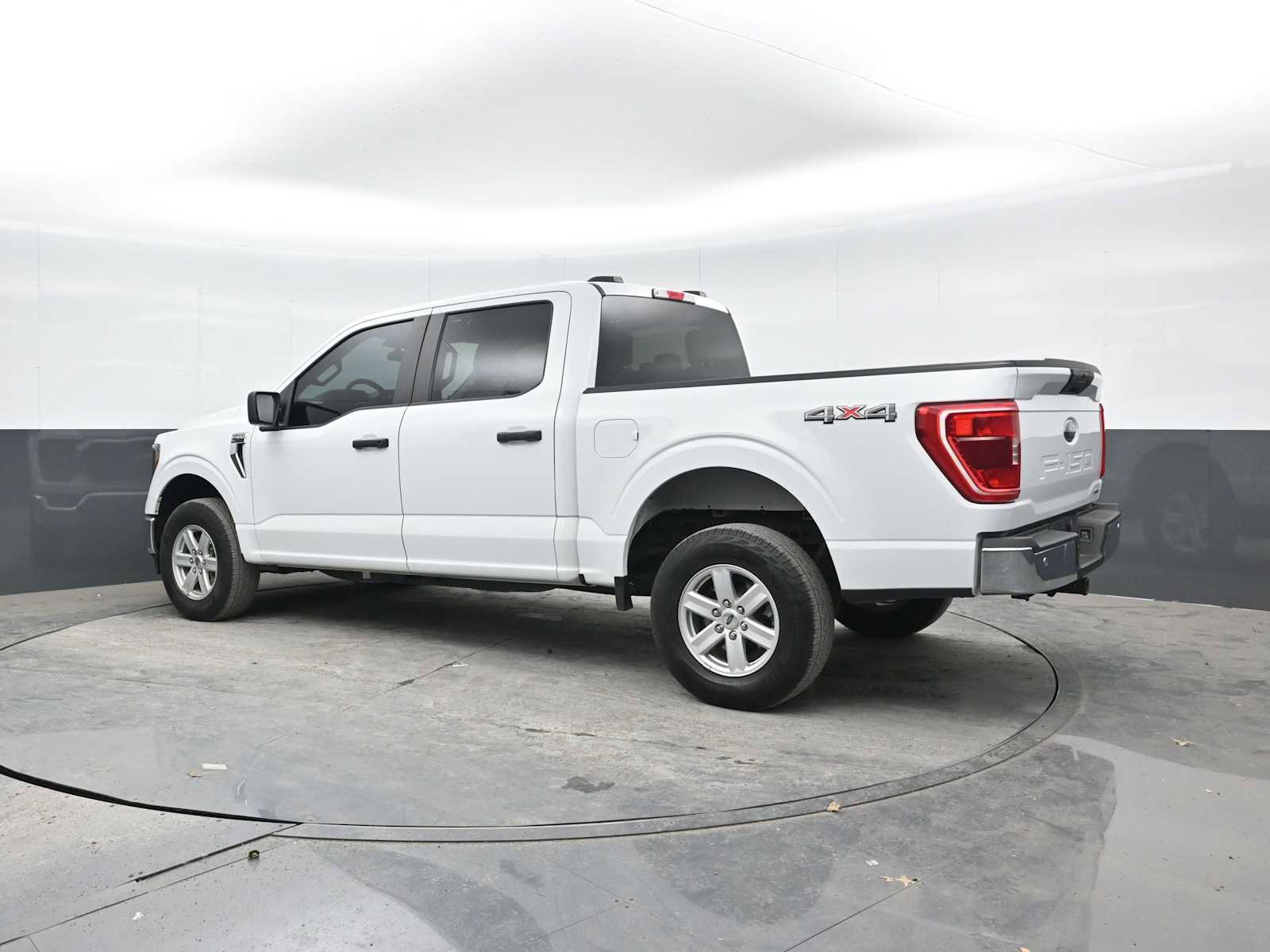 Used 2023 Ford F150 XLT image 2