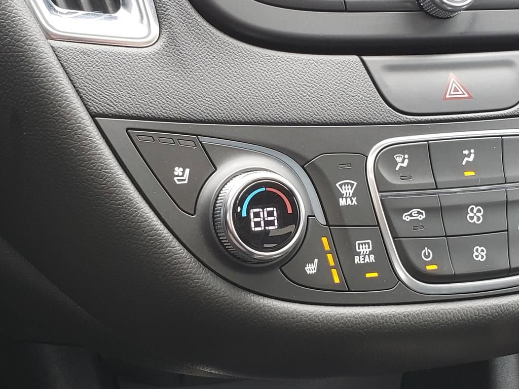 Used 2022 Chevrolet Malibu Premier FWD image 35