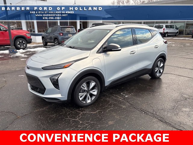 Used 2022 Chevrolet Bolt EUV LT w/ Convenience Package image 1