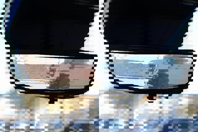 Used 2022 Cadillac Escalade ESV Premium Luxury Platinum image 33