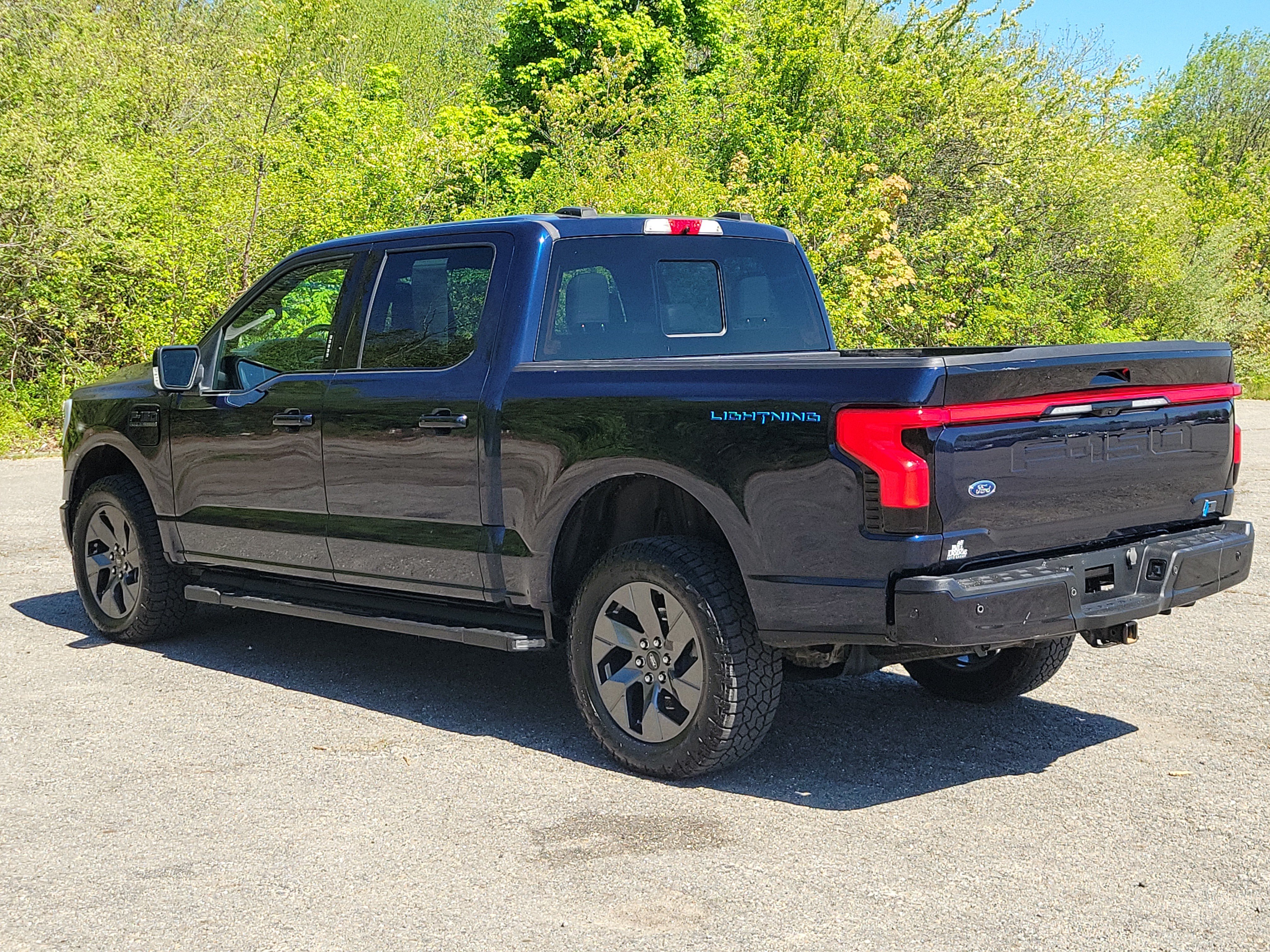 Used 2023 Ford F150 Lightning Lariat AWD/4WD image 7