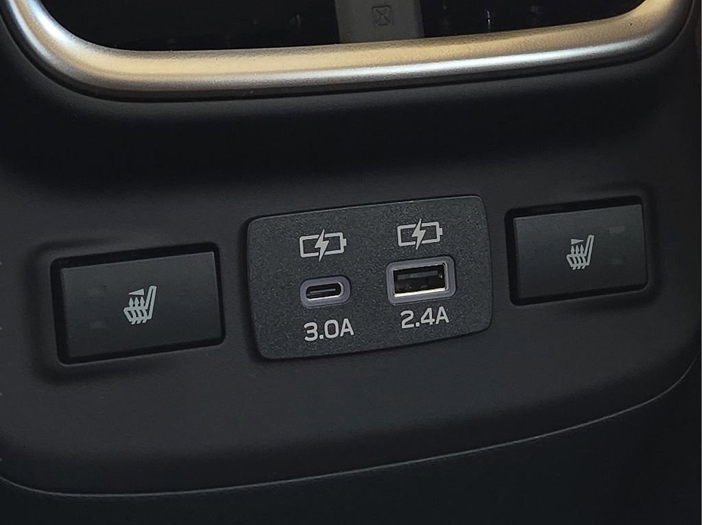 Certified 2025 Subaru Outback Touring XT AWD/4WD image 11