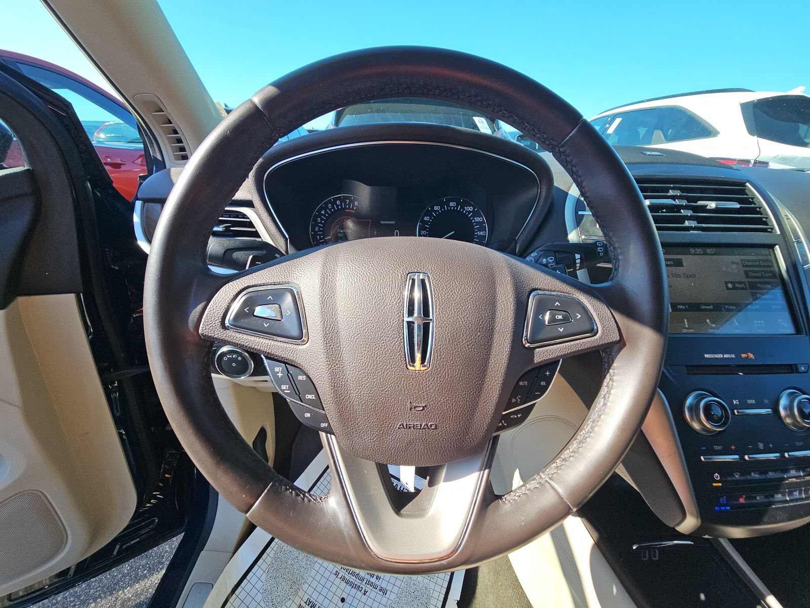 Used 2019 Lincoln MKC Reserve FWD image 4