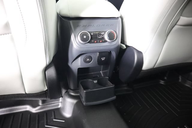 Used 2025 Ford Explorer Platinum w/ Ultimate Package AWD/4WD image 57
