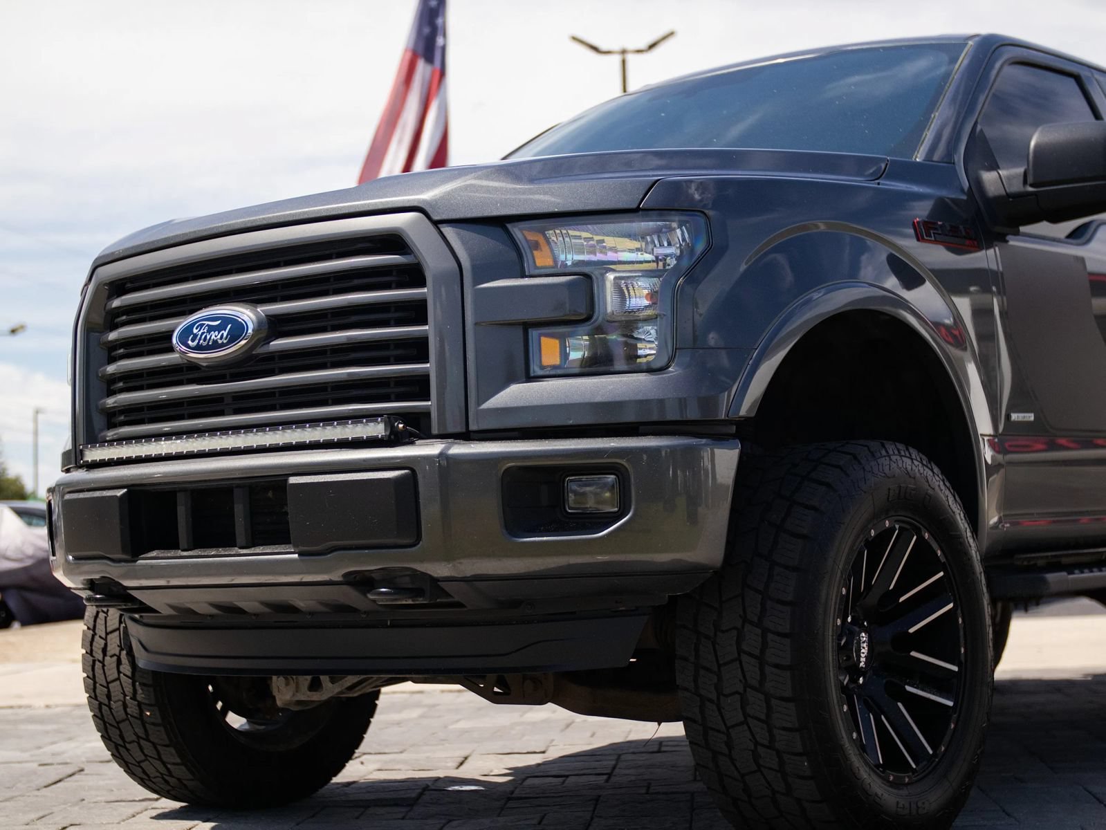 Used 2016 Ford F150 XLT w/ Equipment Group 302A Luxury AWD/4WD image 5
