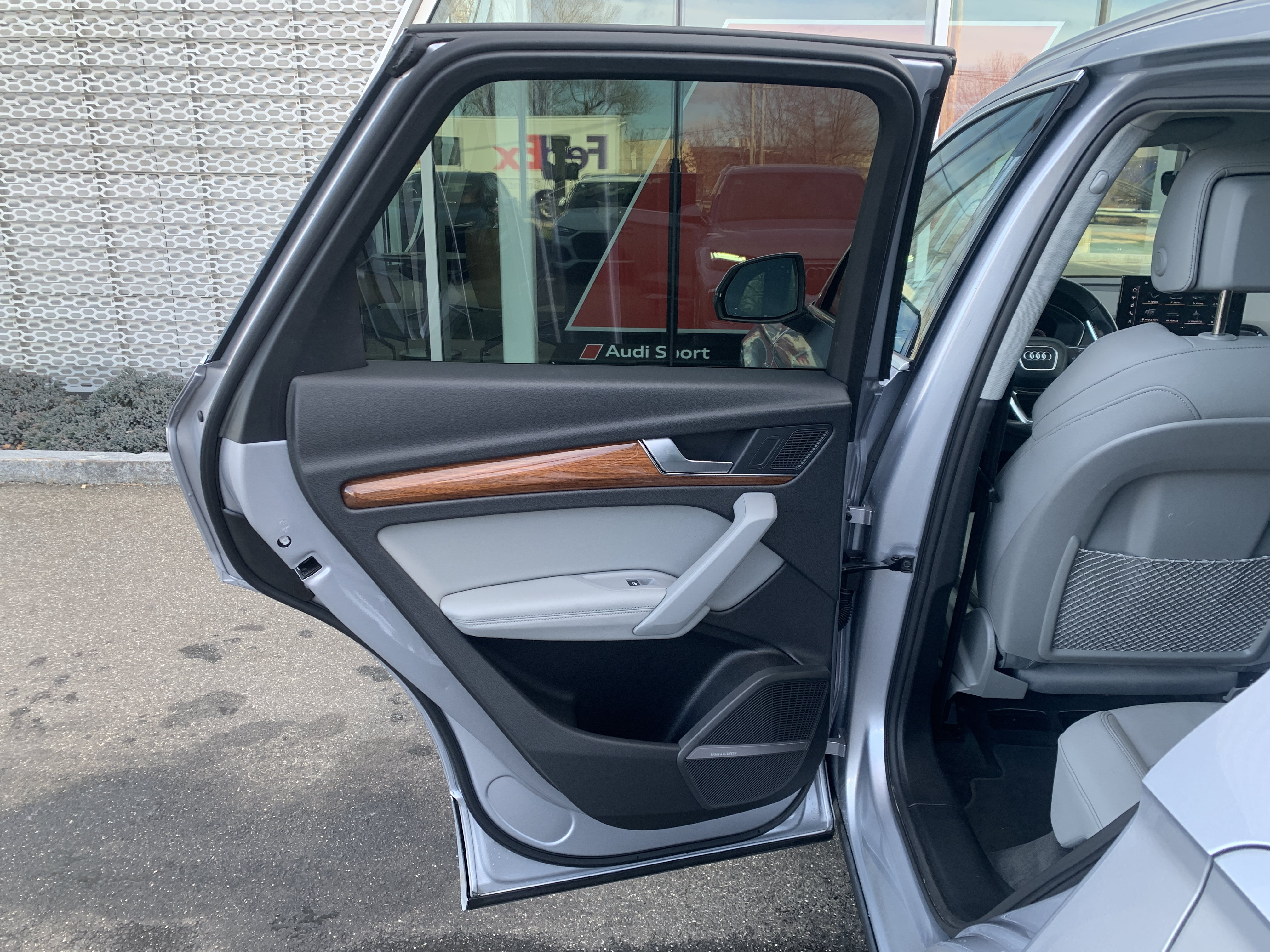 Certified 2023 Audi Q5 e Premium Plus w/ Premium Plus Package AWD/4WD image 15