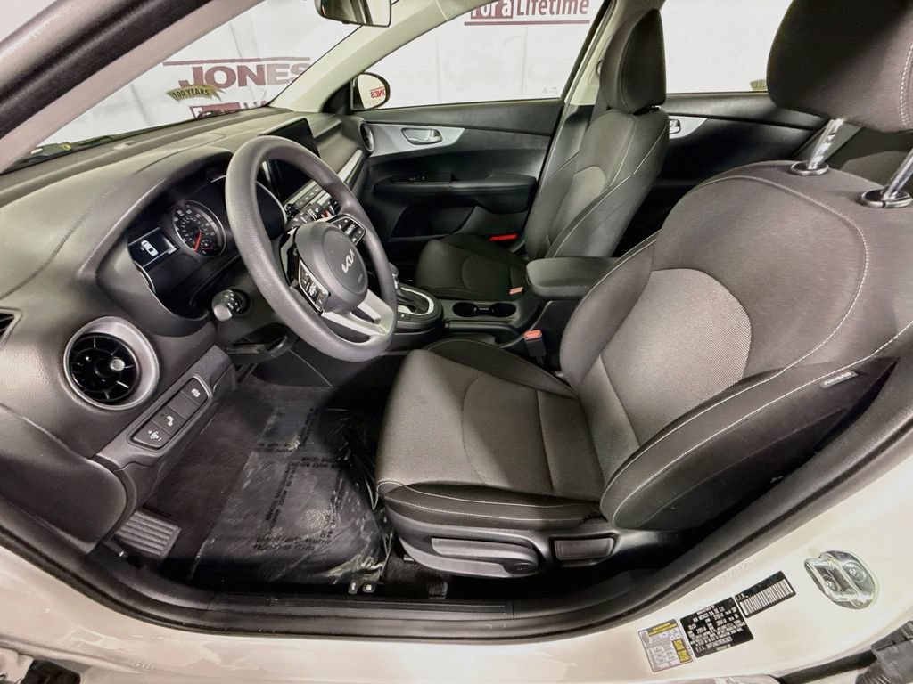 Used 2024 Kia Forte LXS w/ LXS Technology Package FWD image 24